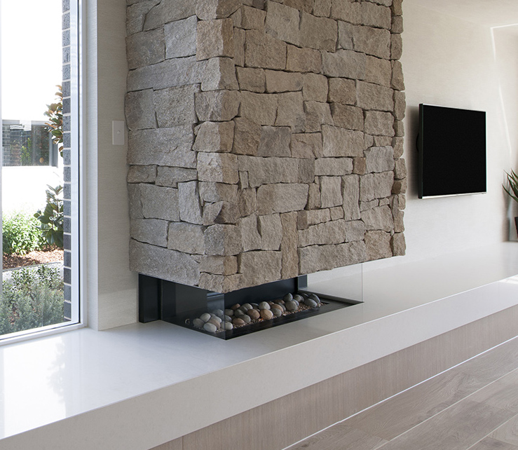 Horizon Cantilever gas fireplace